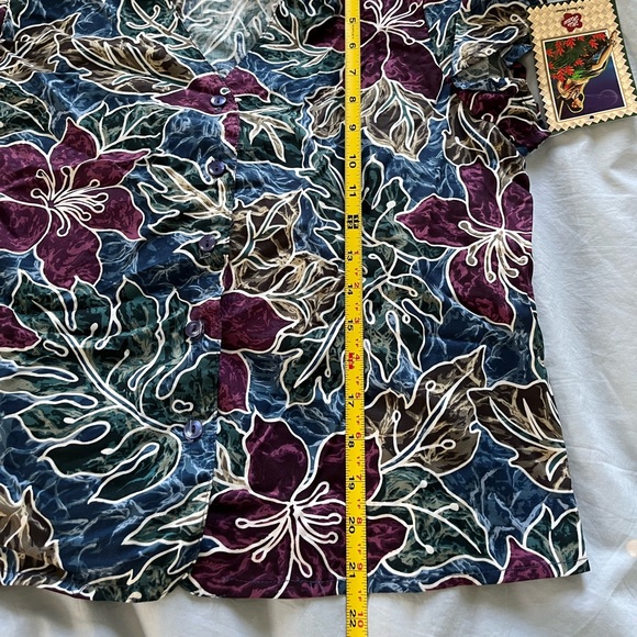 NWT: The Hawaiian Original women’s button up T shirt - Picture 8 of 8